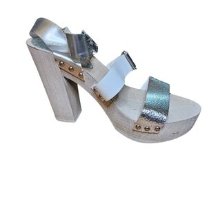 Aldo White and Silver Leather Platform Sandals Size 9